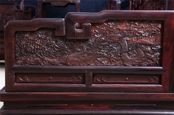 廣東小葉紫檀品牌·波記家具告訴你哪家的小葉紫檀家具更好？