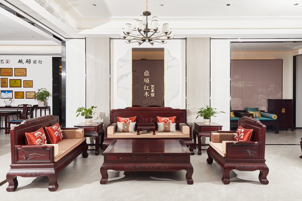 鼎順紅木堅(jiān)持專一材質(zhì)、專精工藝、專注品質(zhì) 鼎順紅木堅(jiān)持專一材質(zhì)、專精工藝、專注品質(zhì)