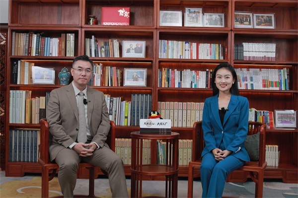 央視主持人專訪國壽紅木董事長陳淦凡（內(nèi)附視頻）