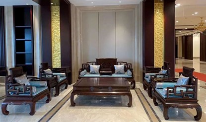 東陽微凹黃檀沙發(fā)哪家好？萬事紅紅木如何？