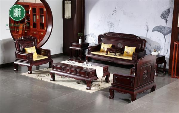 大成尚品：“千年紫檀，百年酸枝”質(zhì)造品質(zhì)沙發(fā)！