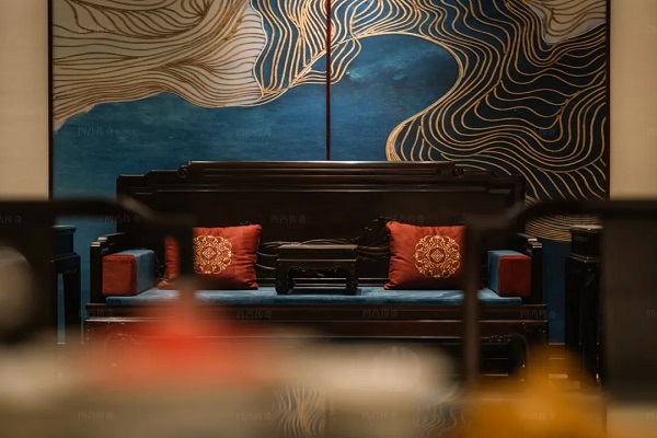 凹凸傳奇：據(jù)說，喜歡紅木家具的人更容易成功！