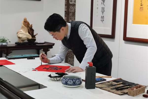 醉木苑紅木特邀青年書法家李偉民，揮春送福，共慶新春！