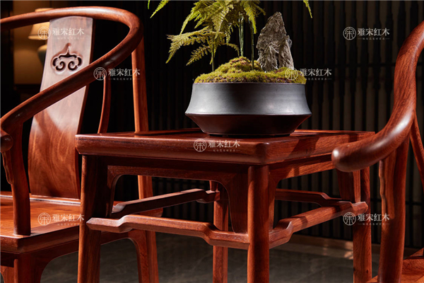 明式家具與居家環(huán)境融為一體，相互輝映