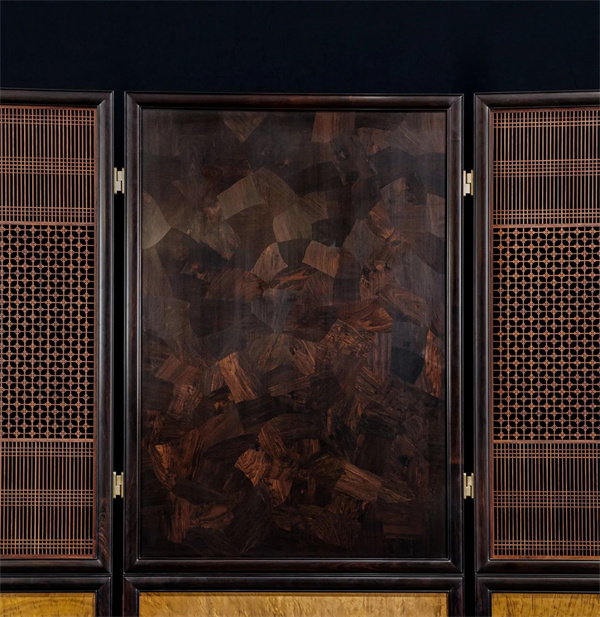 《錦翎邸屏風(fēng)》局部細(xì)節(jié)圖 《錦翎邸屏風(fēng)》局部細(xì)節(jié)圖