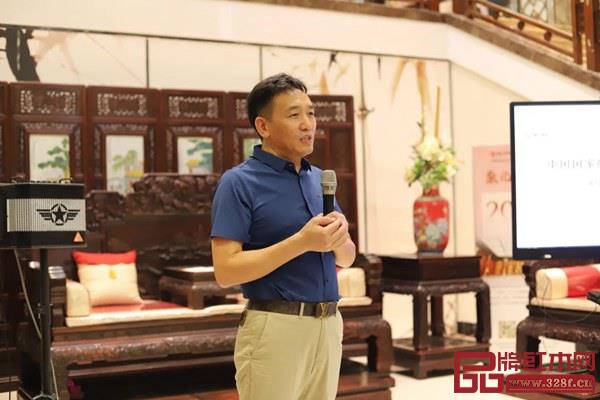 國方家居董事長陳新平介紹中國版本館木作生產(chǎn)項目情況 國方家居董事長陳新平介紹中國版本館木作生產(chǎn)項目情況