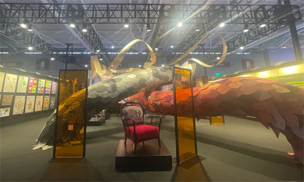 卓木王深圳家具展參展作品之一微醺會所休閑椅《云逸》 卓木王深圳家具展參展作品之一微醺會所休閑椅《云逸》