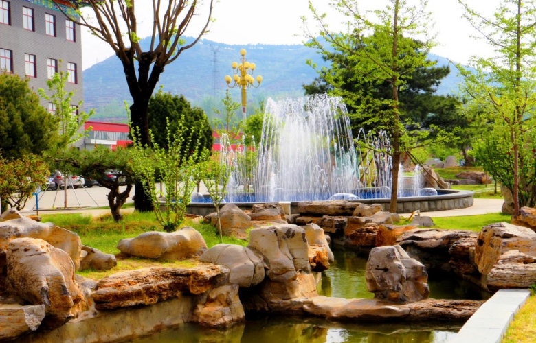 巧奪天工紅木：巧園春光，何不來一場說走就走的春行呢？