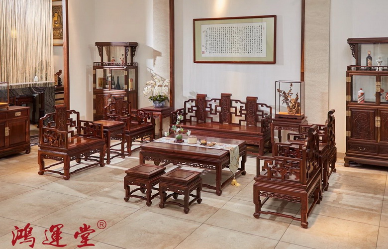 鴻運(yùn)堂精品推薦：《大紅酸枝迎福沙發(fā)》，吉祥之氣縈繞而來(lái)！