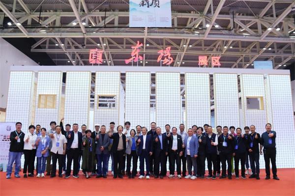 三獎齊驅(qū) | 御乾堂紅木實(shí)力閃耀浙江工藝美術(shù)精品博覽會