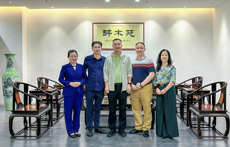 廣東省家具協(xié)會會長王克親臨醉木苑紅木，獻策品牌高質(zhì)量發(fā)展