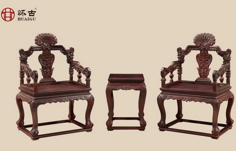 懷古典藏：紅木之家，門庭生輝，和諧共榮