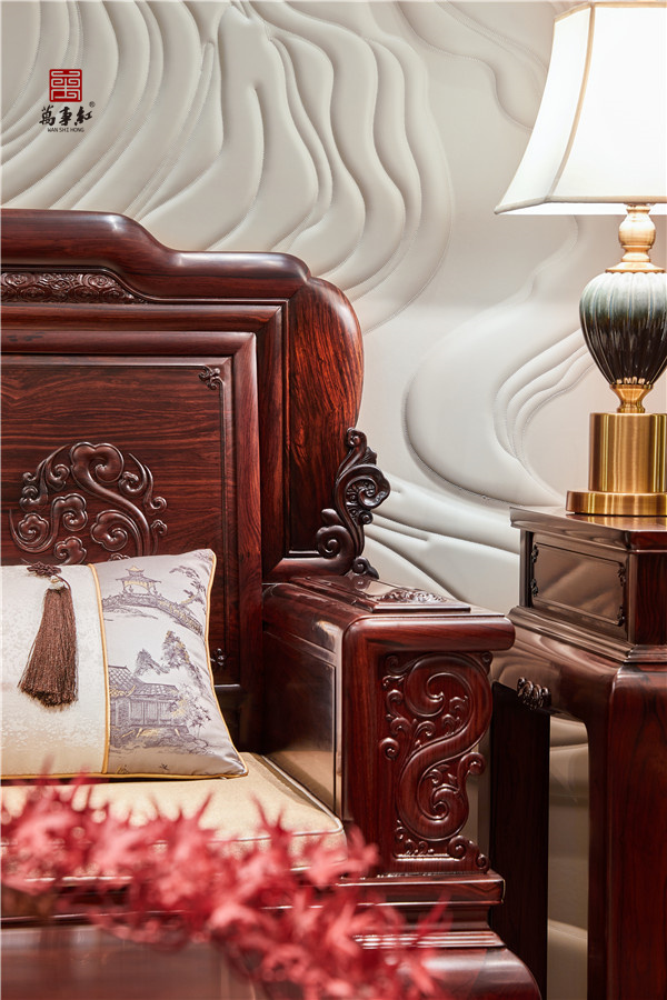 萬(wàn)事紅紅木 萬(wàn)事紅紅木