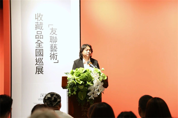 祥利集團(tuán)執(zhí)行總裁、深圳紅木家具博物館館長(zhǎng)、友聯(lián)家品牌創(chuàng)始人、紅木家具制作技藝第四代傳承人戴愛(ài)國(guó)致辭