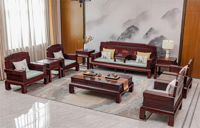 上新 |李忠信紅木：傳統(tǒng)與創(chuàng)新的交響，工藝與美學(xué)的融合