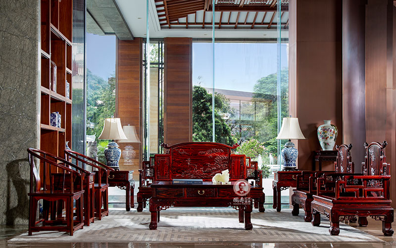 廣東紅木家具品牌國壽紅木：鹿鶴同春沙發(fā)，致敬傳統(tǒng)，復(fù)刻繁華!