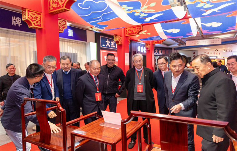 李忠信紅木 | 持續(xù)深耕，行穩(wěn)致遠(yuǎn)；讓品牌更具價(jià)值和份量