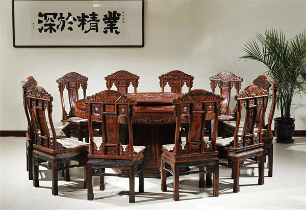 御乾堂紅木：東方人的餐廳，一饌一飲，皆在韻味間