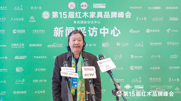 明清工匠董事長金彪云接受媒體采訪 明清工匠董事長金彪云接受媒體采訪