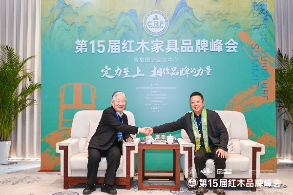 蟬聯(lián)“十大影響力品牌”五項(xiàng)大獎(jiǎng)，明堂家居榮耀加冕