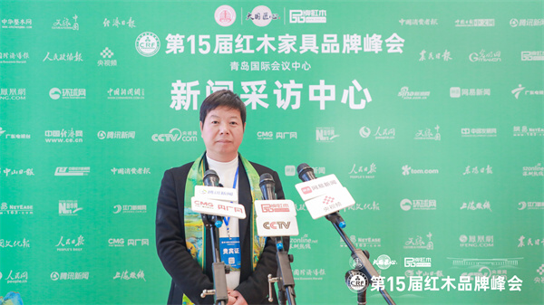 榮耀加冕，六木臻品榮獲“十大匠心口碑品牌”和“絨毛黃檀熱門品牌”