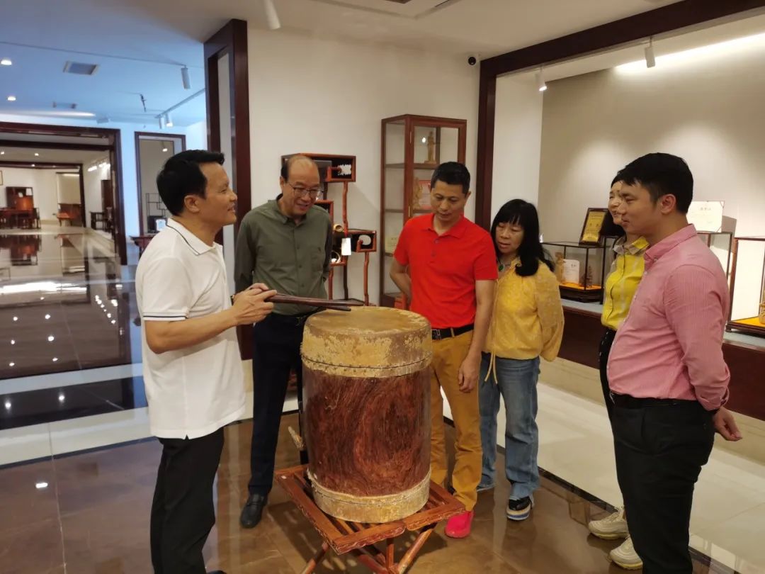 林慶財大師收藏的黃花梨鼓 林慶財大師收藏的黃花梨鼓