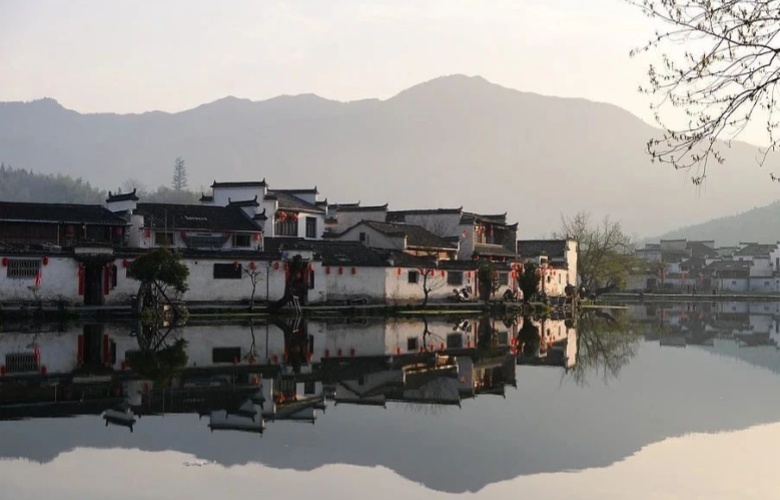 李忠信紅木｜中式庭院：時(shí)光里歷久彌新的中式浪漫