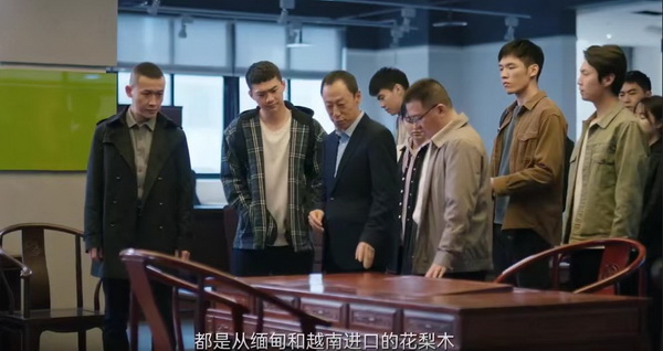 央視熱播劇《大河之水》中紅木家具備受矚目 央視熱播劇《大河之水》中紅木家具備受矚目