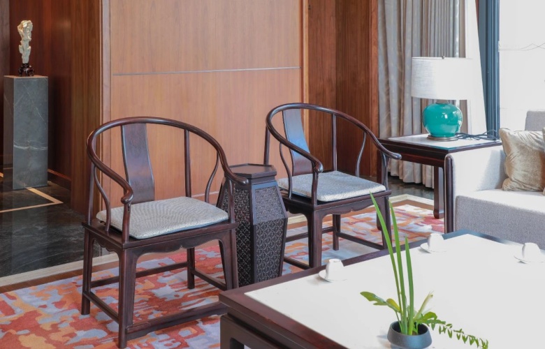 李忠信紅木：如果只買一件中式家具，你應(yīng)該選擇圈椅！全世界公認(rèn)的第一椅具