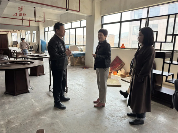 喜迎紅紅木 喜迎紅紅木