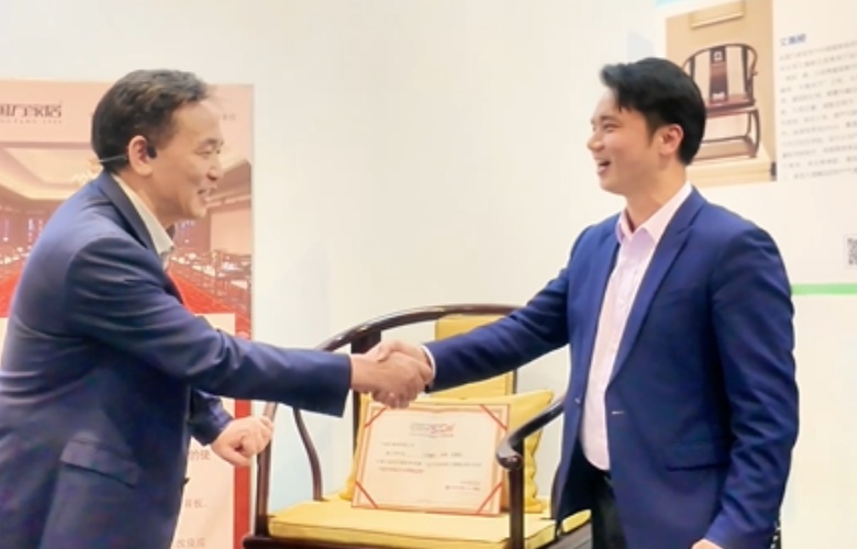 當代中國家具大國精品：國方家居《文瀚椅》