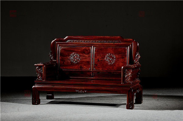 微凹黃檀沙發(fā)哪家品牌做的比較好？萬(wàn)事紅紅木如何？