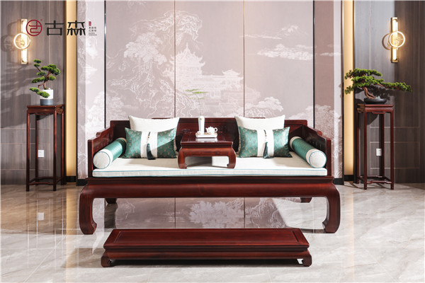 明式家具代表之作之一的古森檀雕羅漢床