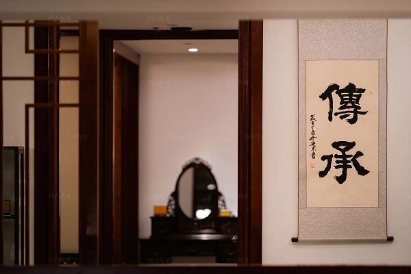 中國(guó)品牌日 | 凹凸傳奇，以匠心與創(chuàng)新詮釋中國(guó)家具的品牌力量！