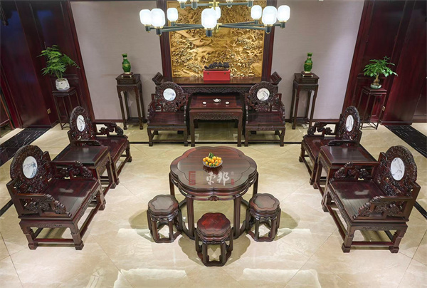 紅酸枝高端家具東邦紅木：匠心三十余載，成就紅酸枝家具典范