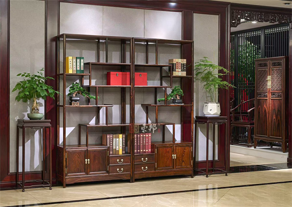 紅酸枝家具廠家東邦紅木：一方書房，安放文人風(fēng)骨