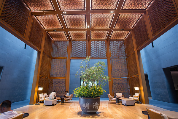 中式高定家居品牌明清閣：左右相宜，中式家居的對稱美學(xué)