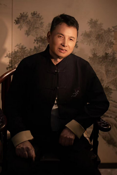 喜迎紅紅木董事長陸飛躍 喜迎紅紅木董事長陸飛躍