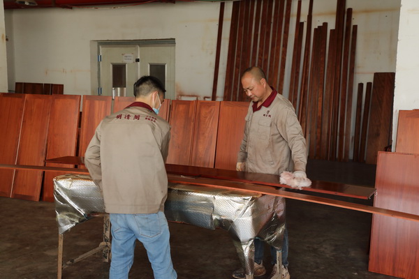 明清閣甄選天然蜂蠟呵護(hù)木之靈性、守護(hù)居者健康 明清閣甄選天然蜂蠟呵護(hù)木之靈性、守護(hù)居者健康