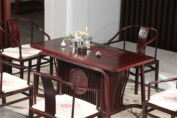 傳世經(jīng)典紅木品牌大成尚品紅木：以木寄情，禮贊父愛