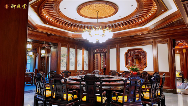 小葉紫檀家具品牌推薦——御乾堂紅木打造百年紫檀世家