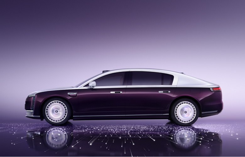 李忠信紅木：當(dāng)智能座駕邂逅千年木藝，跨界融合新范式