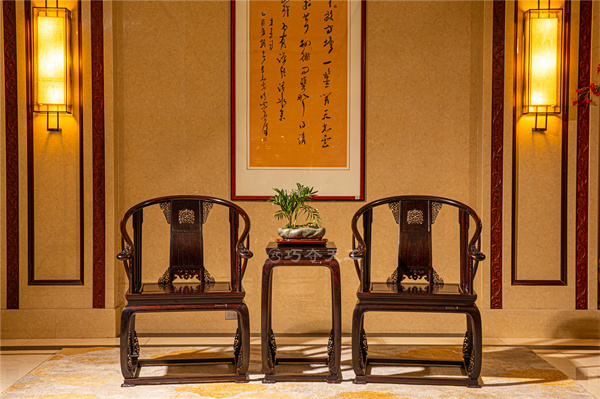 山東巧奪天工紅木：收藏級小葉紫檀椅具的王者風(fēng)范