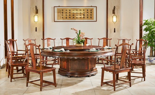 鴻運(yùn)堂紅木——給大家推薦幾款適合多人聚會(huì)使用的紅木大圓桌