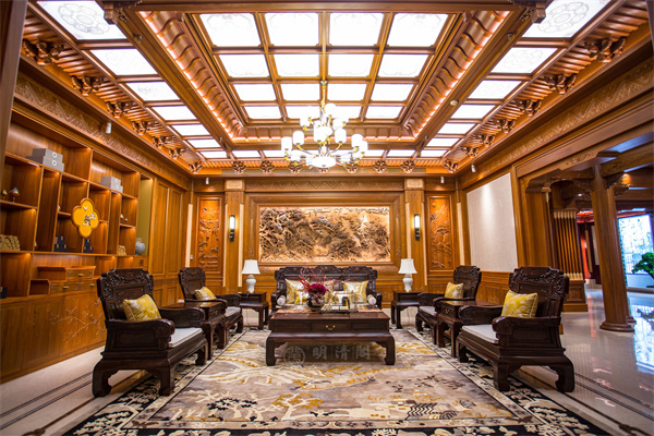 東陽中式整裝企業(yè)明清閣紅木：珍材薈萃，雕琢傳世大宅