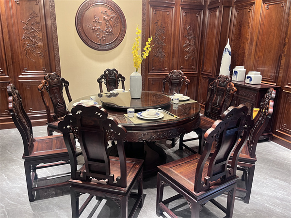 中山鴻庭軒紅木：良木承古意，大紅酸枝家具的匠心之選