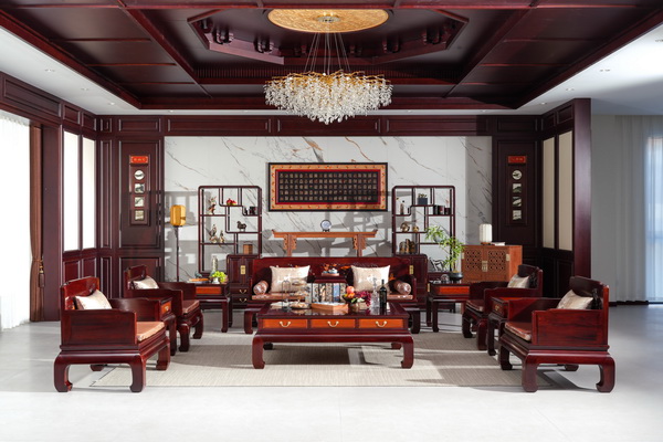 古森紅木《棲云沙發(fā)》,為家居空間注入靜謐與詩意 古森紅木《棲云沙發(fā)》,為家居空間注入靜謐與詩意