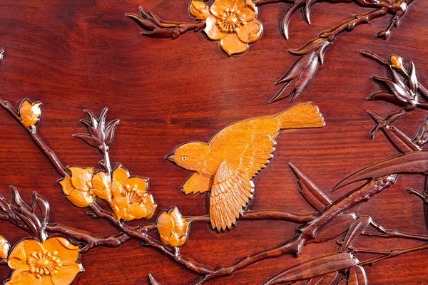 《棲云沙發(fā)》“竹葉”“花鳥”雕刻意象,詮釋“讓生活回歸自然”的現(xiàn)代哲思 《棲云沙發(fā)》“竹葉”“花鳥”雕刻意象,詮釋“讓生活回歸自然”的現(xiàn)代哲思