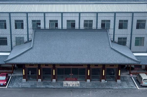 雙節(jié)狂歡:李忠信紅木廠購(gòu)正酣,暢享藝術(shù)之旅新體驗(yàn)