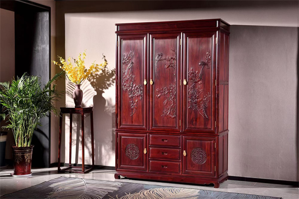 微凹黃檀工廠東邦紅木：邂逅雙節(jié)里的“中國紅”